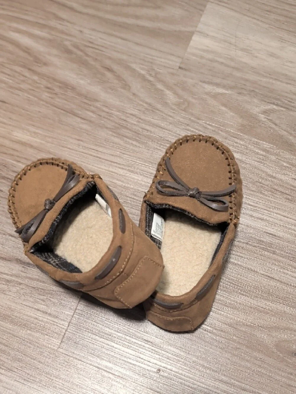 Target Kids Tan Moccasin Slippers with Bow Accent - Toddler Size 9